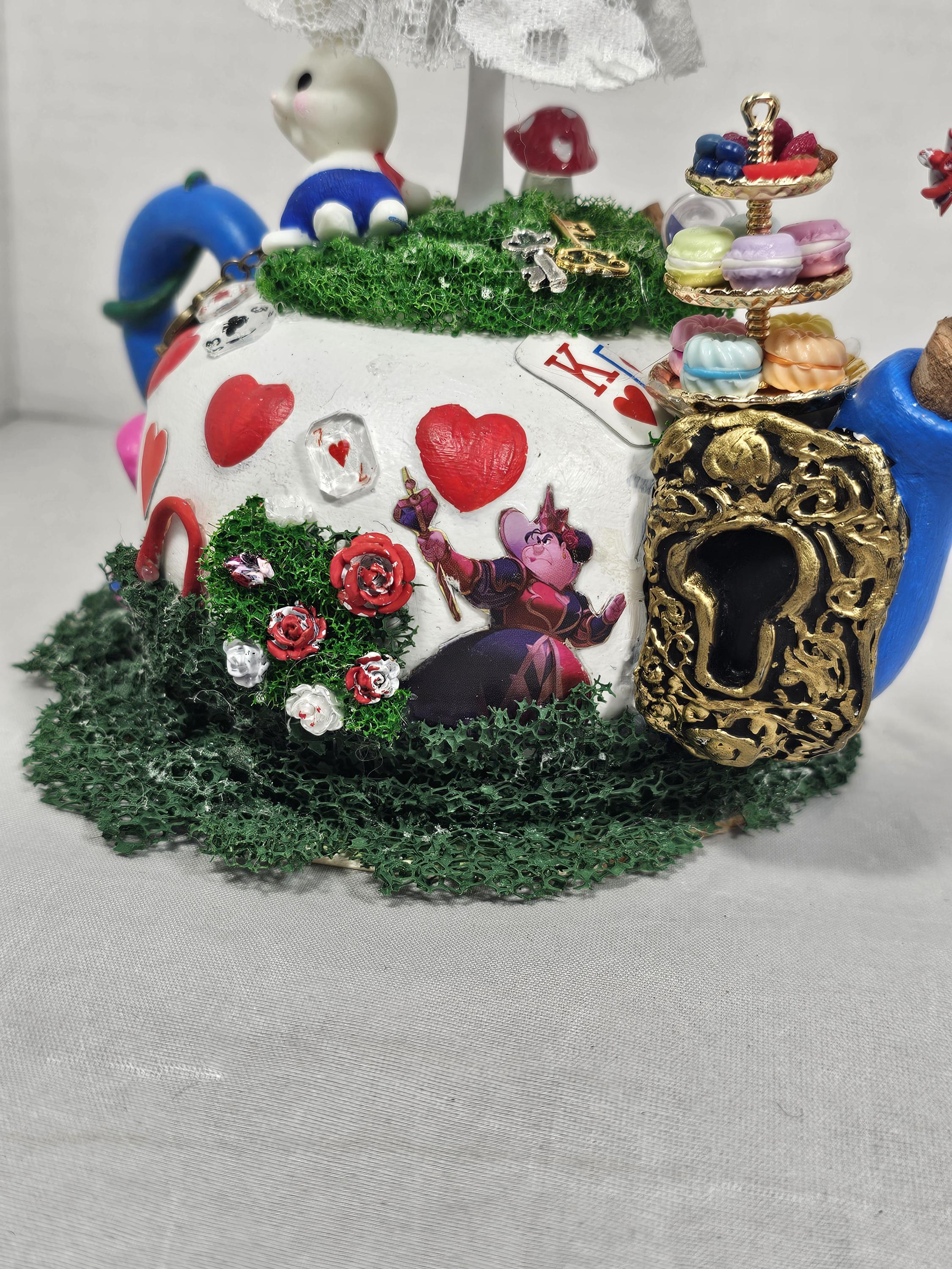 Wonderland Teapot