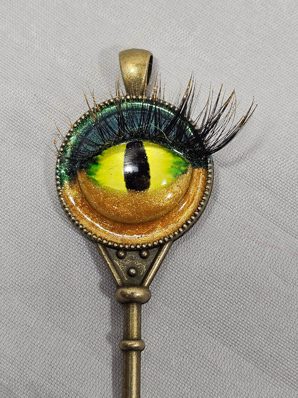 Dragon Eyelash Key