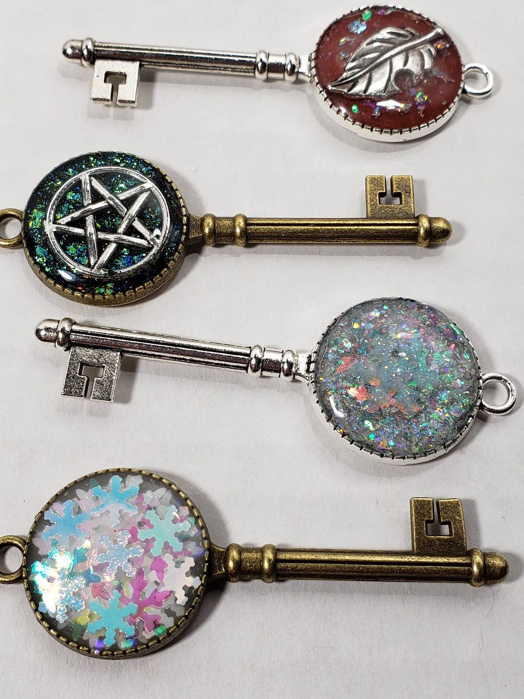 Key Leaf, Star, Snow